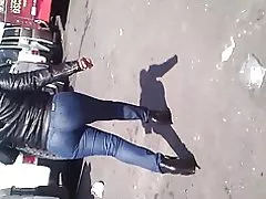 Madurita na farmerke ajustados